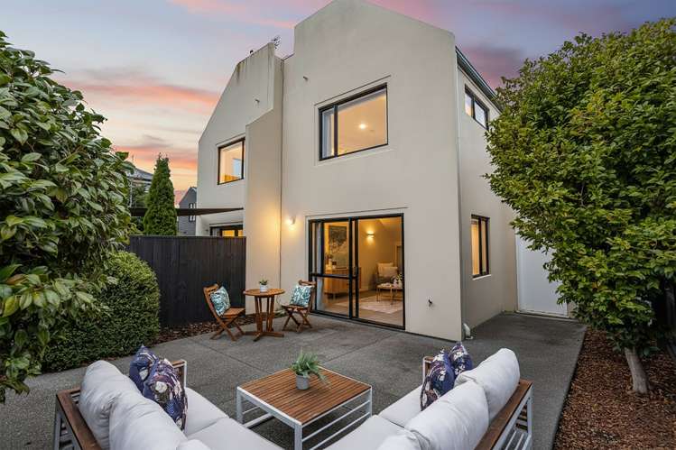 1/253 Kilmore Street_0