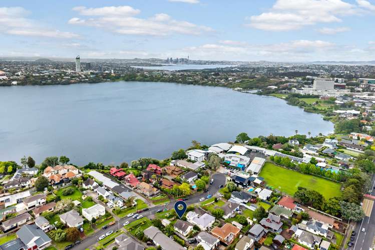 1/15 Otakau Road Milford_14