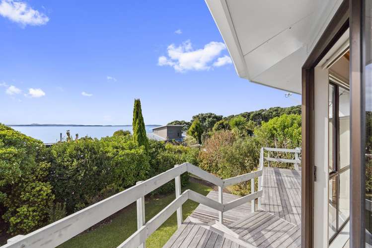 26 Pacific Parade Army Bay_5