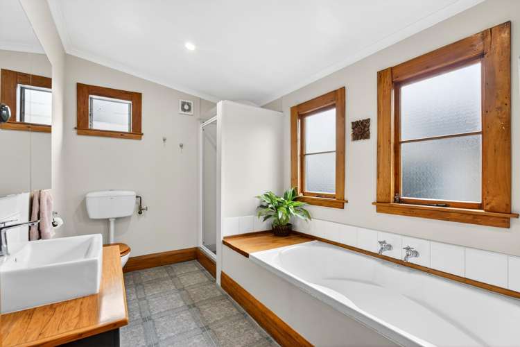 921 Willowpark Road North Mayfair_12