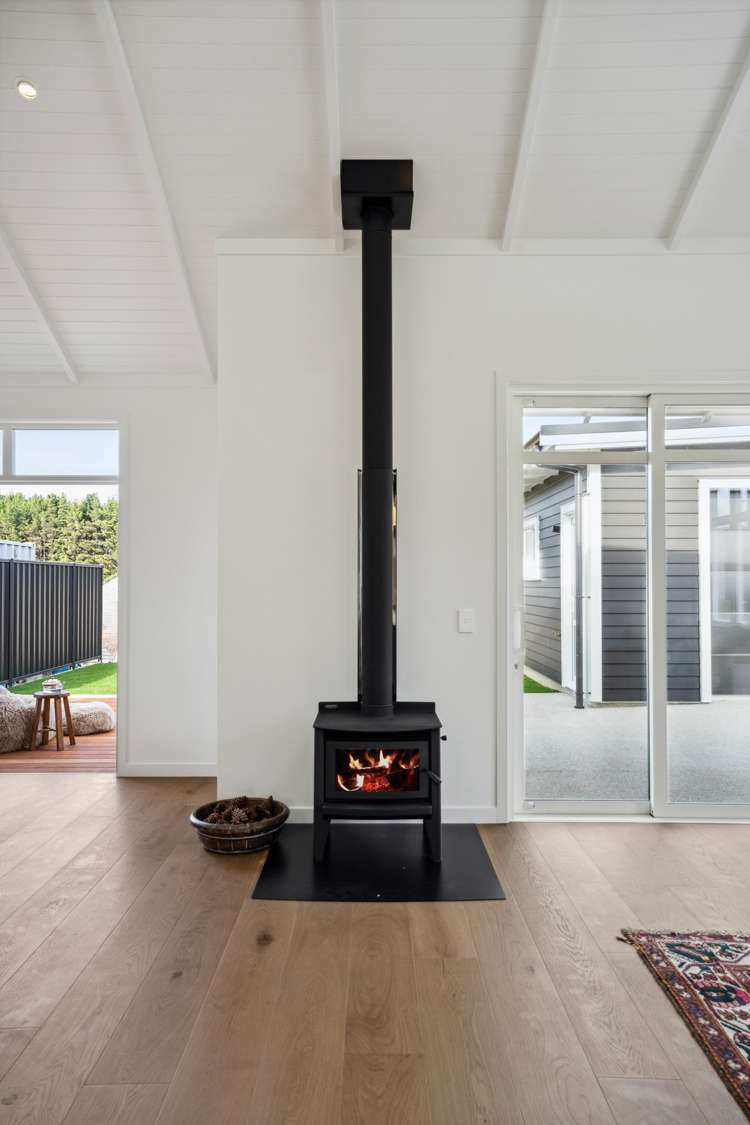 105 Burdon Loop Lake Hawea_11