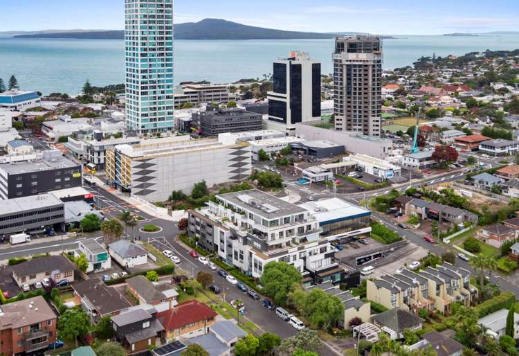 Unit 2, 4/31 Northcroft Street Takapuna_4