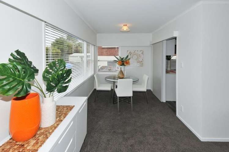 6 Easton Park Pde Glenfield_4