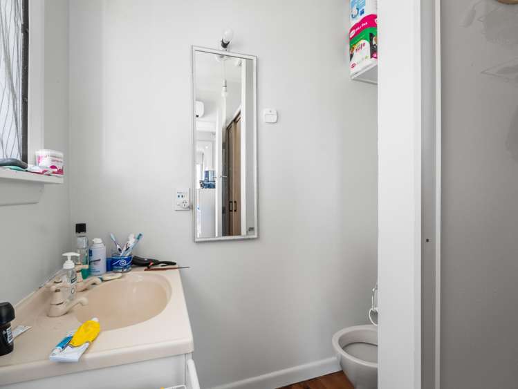 6 Robin Street Burwood_25