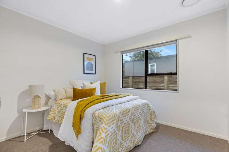 8B Rossgrove Terrace Mt Albert_13