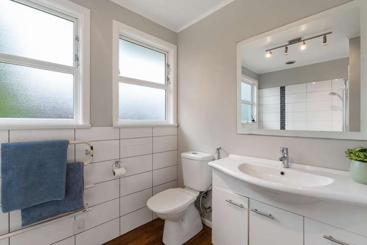 19 Jane Grove Paparangi_11