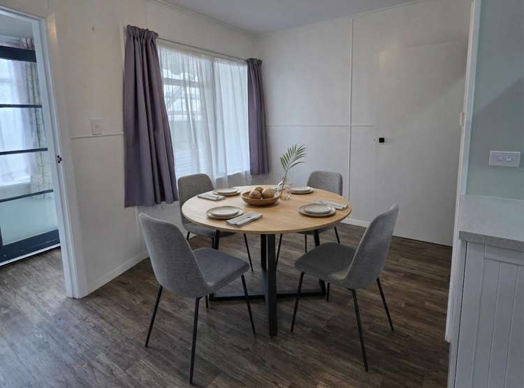 8A Devon Place Cannons Creek_7