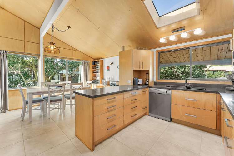 85 Forrester Drive Welcome Bay_11