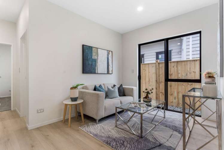 61 Bushfield Drive Flat Bush_12