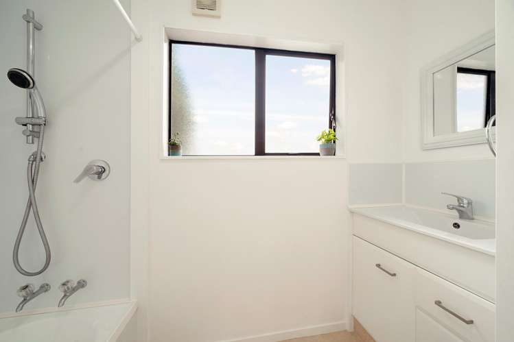 1/23 Mickle Street Te Atatu South_9