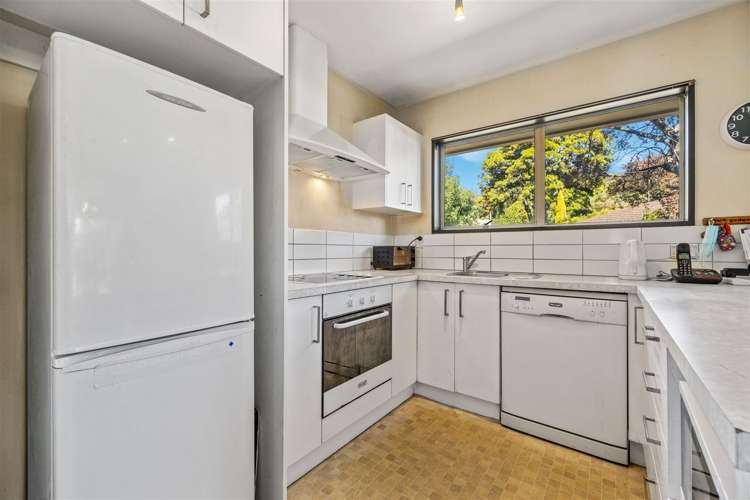 2 Hythe Lane Saint Martins_6