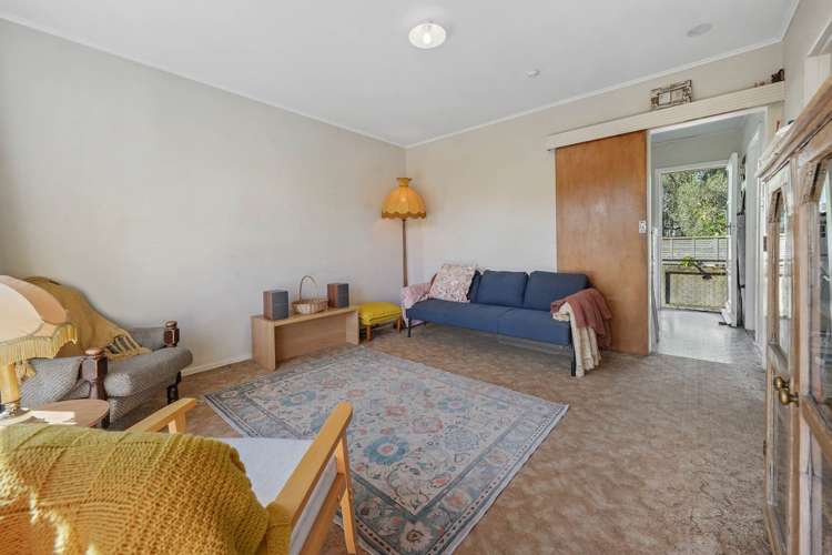 3/872B Dominion Road_3