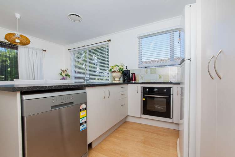 2/40 Granville Drive Massey_7