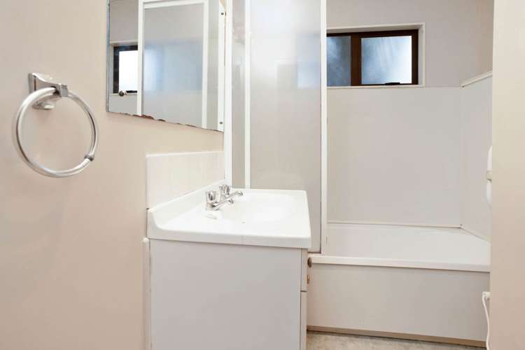 2/13b Inver Street Glen Eden_9