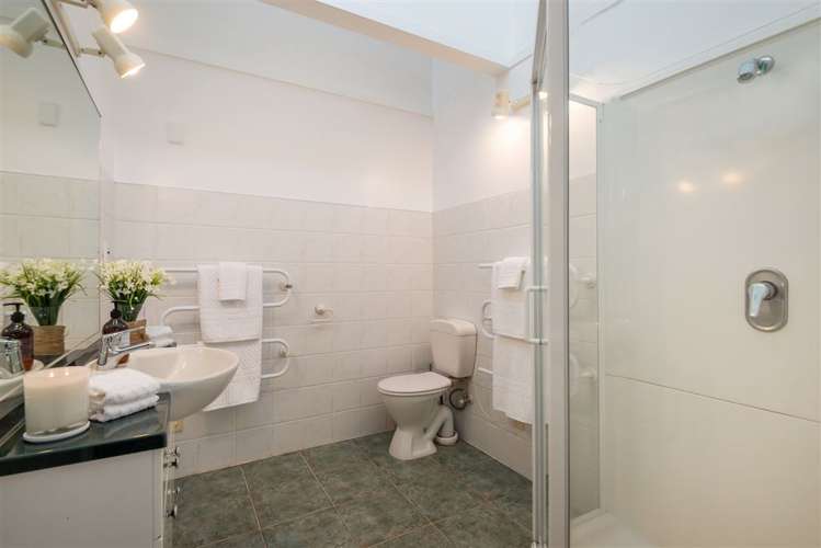 4/7 Lydia Avenue Northcote_12