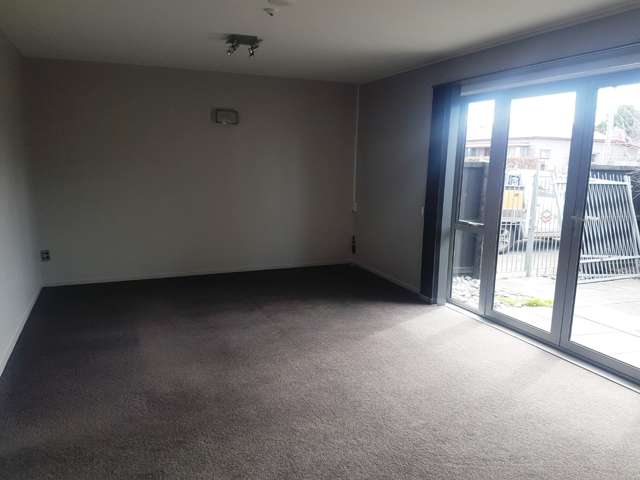 4/12 Hutcheson Street Sydenham_2