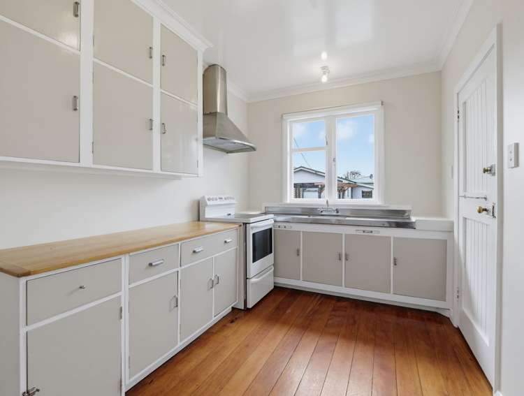 595 Queen Street East Levin_2