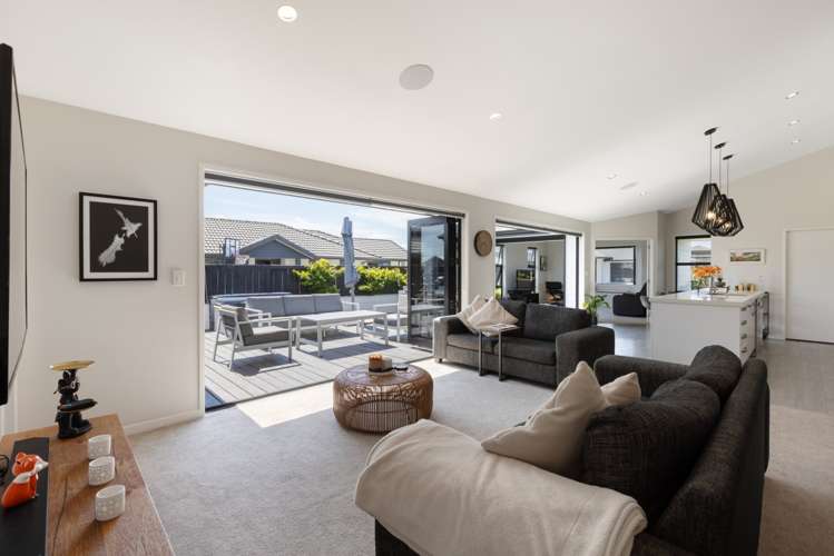 76 Puhirake Crescent Pyes Pa_10