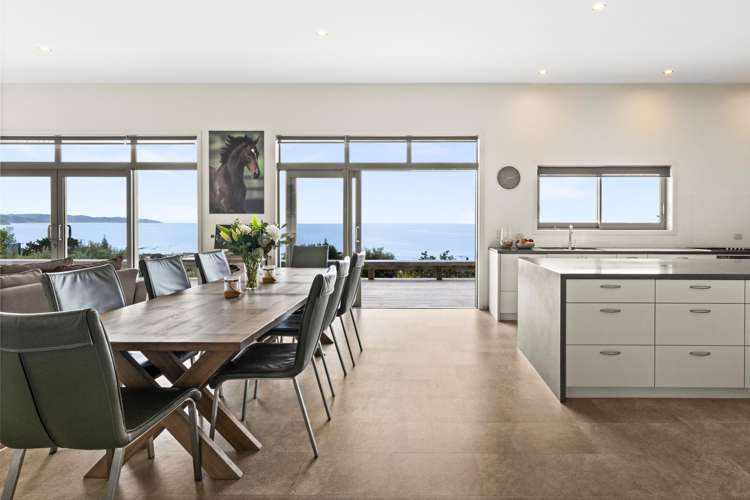 15 Lightning Ridge View Waimarama_2