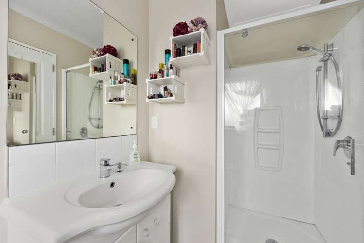 21 Percy Kinsman Crescent Riverstone Terraces_11