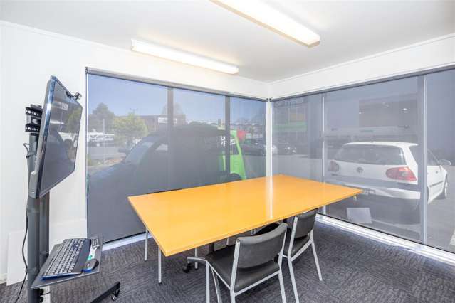 Unit 12, 9 Karewa Place Pukete_4