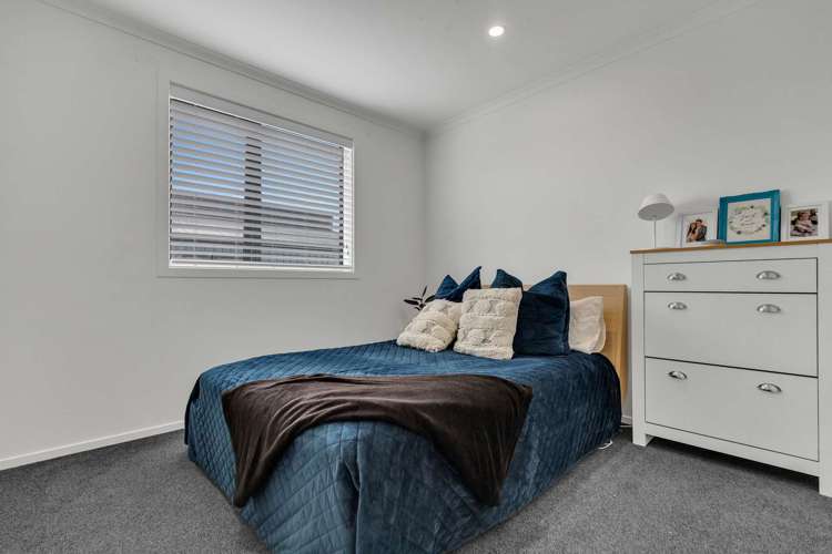 2/62 Cabourne Drive Glenview_17