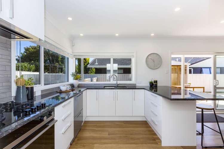 16 Comeskey Grove Elderslea_11