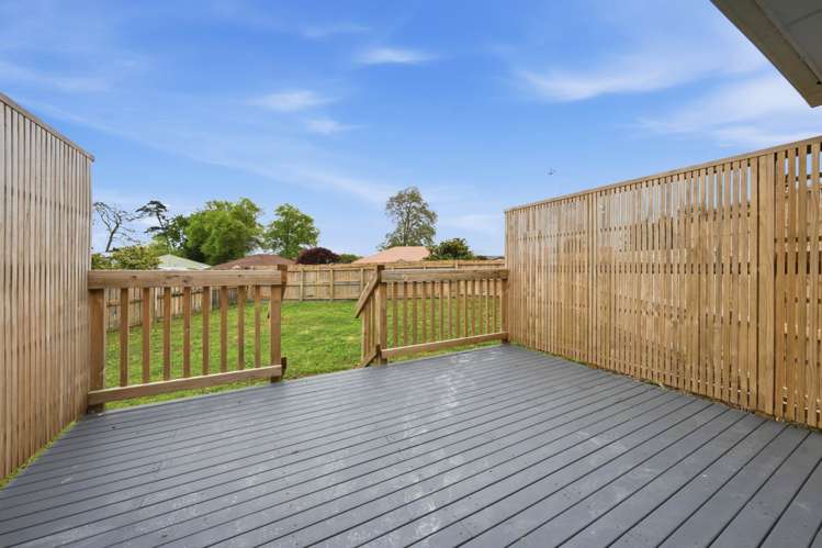 5 Manston Road Mangere_13