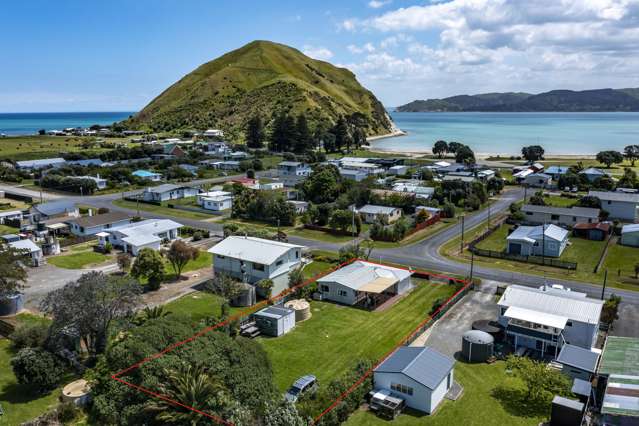 75 Fortescue Street Mahia_1