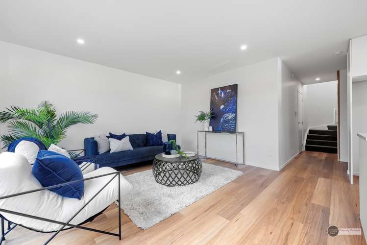 1/51 Kings Crescent Lower Hutt_2