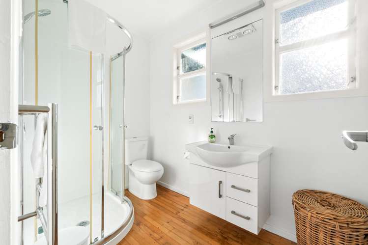 49 The Strand Russell_16