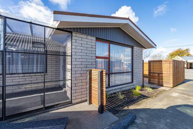 Stylish, Renovated Unit in a Sought-After Location