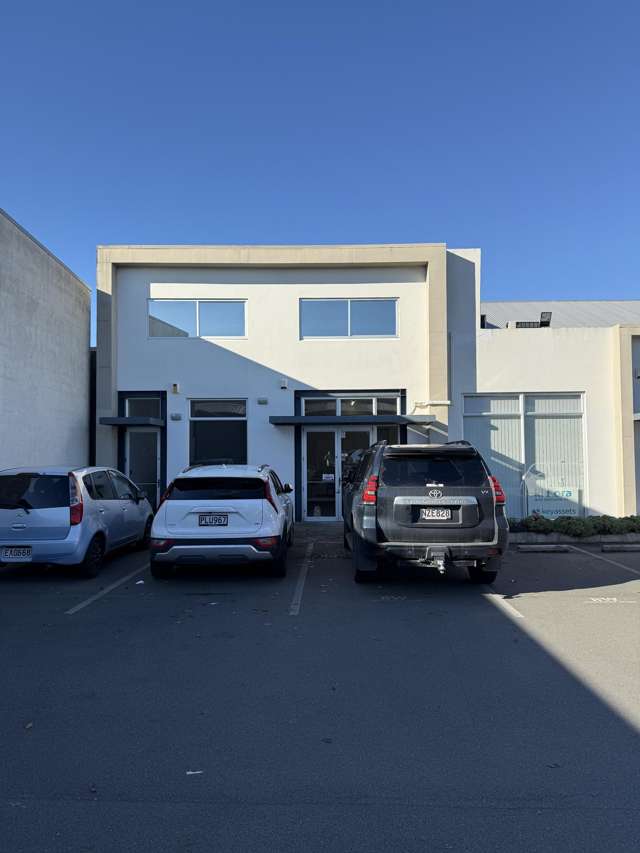 Office space in St Asaph Street with 5 car parks