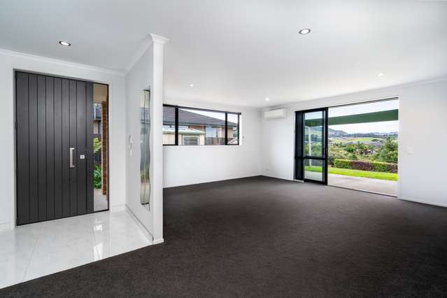 Beautiful Home, Beautiful View!
