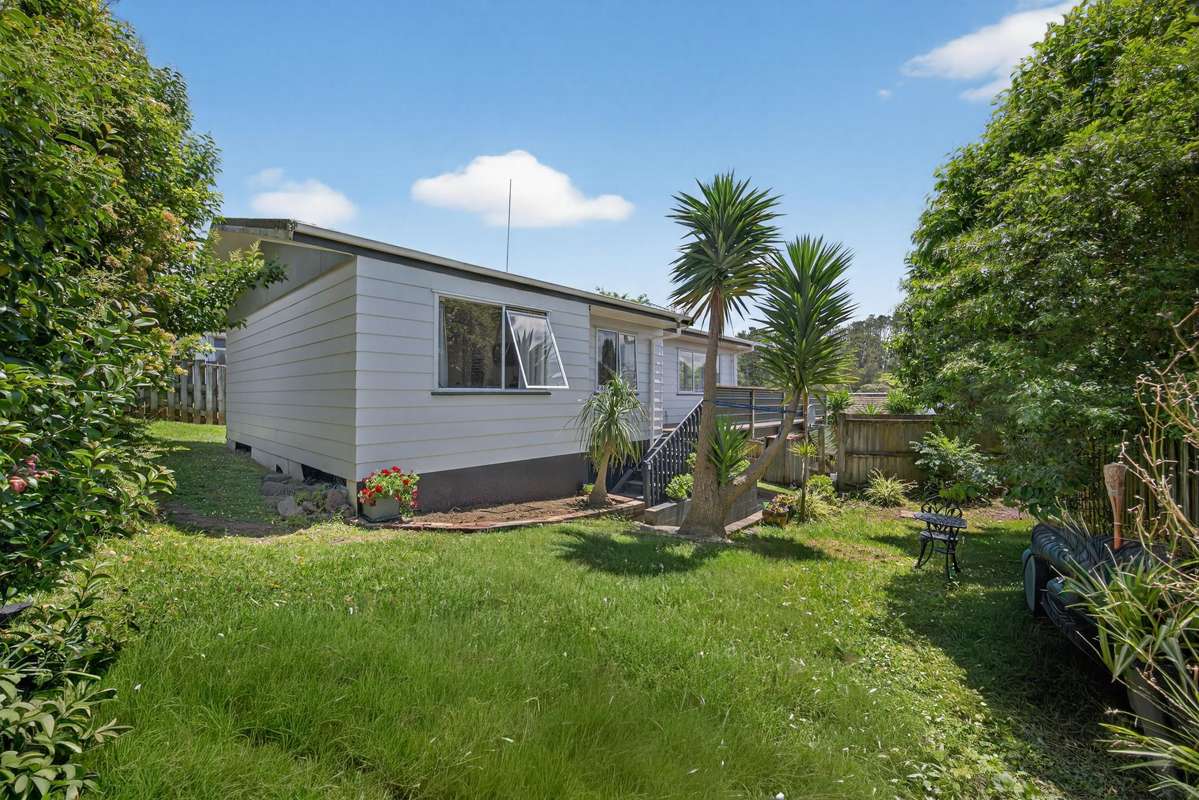 2/32A Helena Street_3