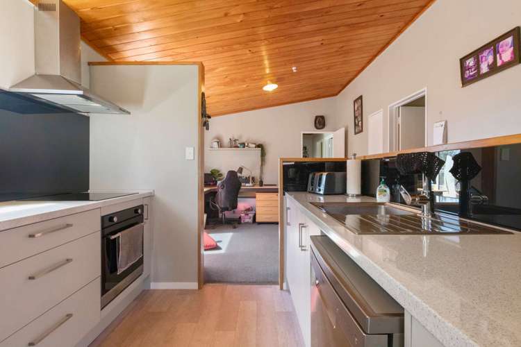 25 Goldie Street Pukehangi_5