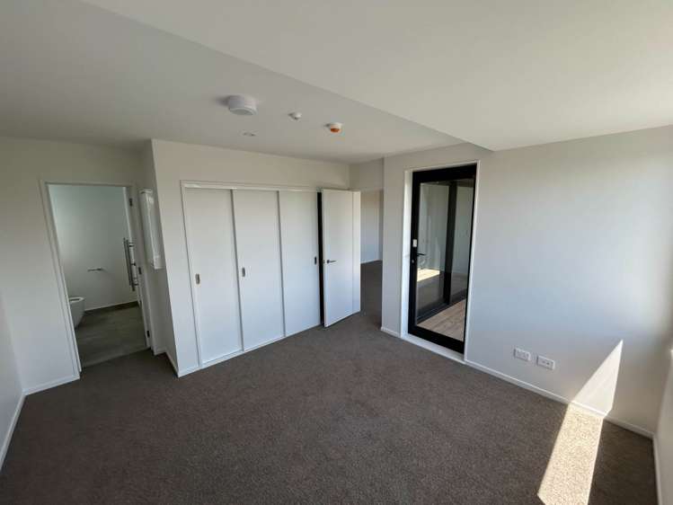 4/12 Treasure Lane Te Atatu South_3