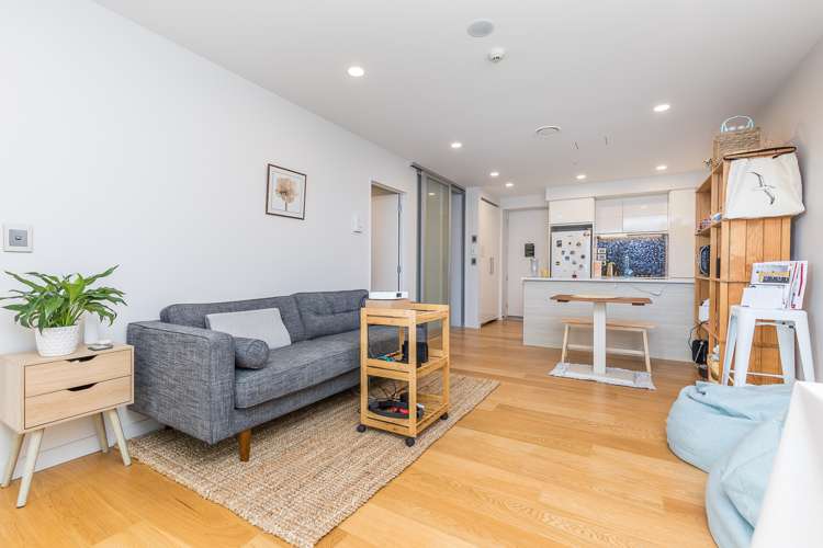 207/10 Lion Place Epsom_5