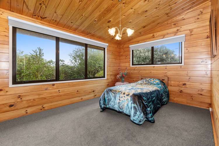 100 Paramount Parade Tikipunga_5