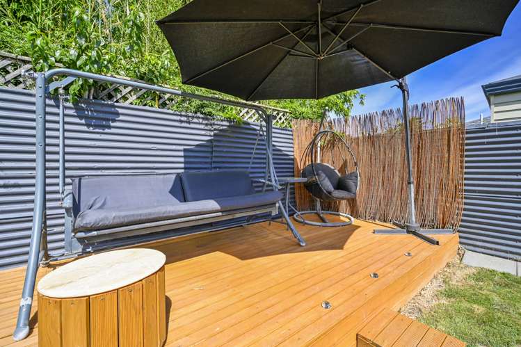 711 Maitland Crescent Mayfair_24