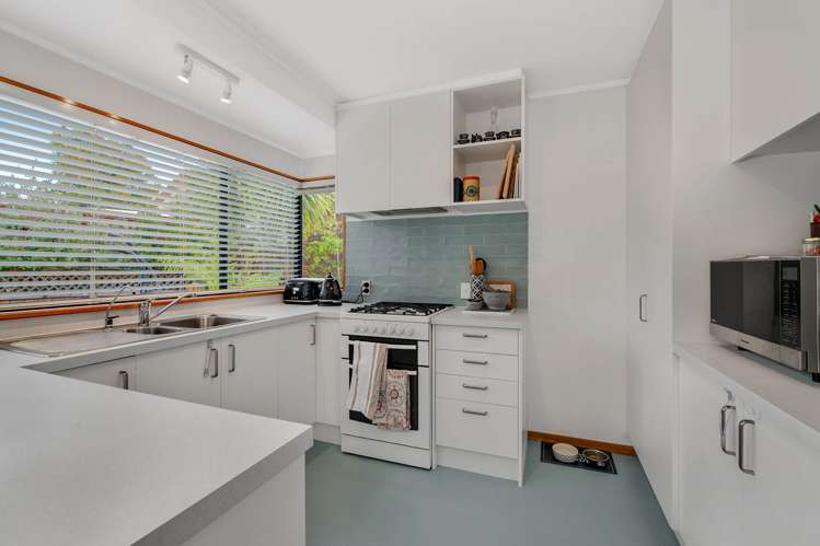2/2 Carl Place Unsworth Heights_14