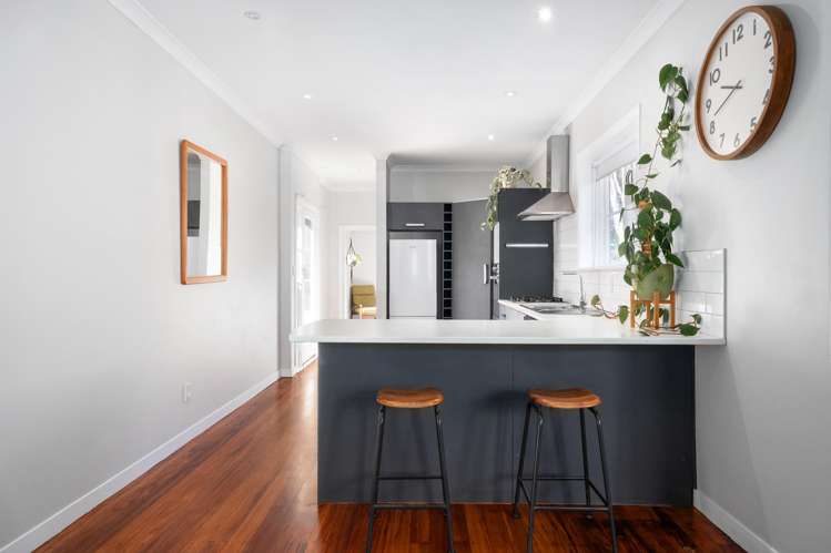 544 Broadway Strathmore Park_10