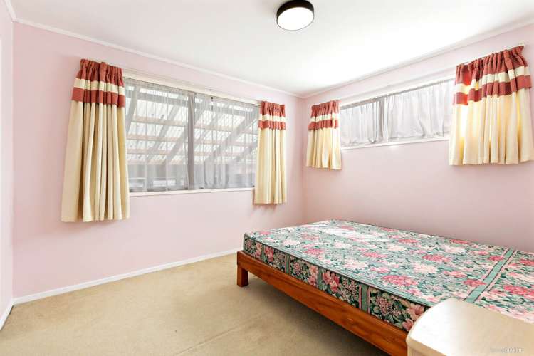 27 Kelman Road Kelston_13