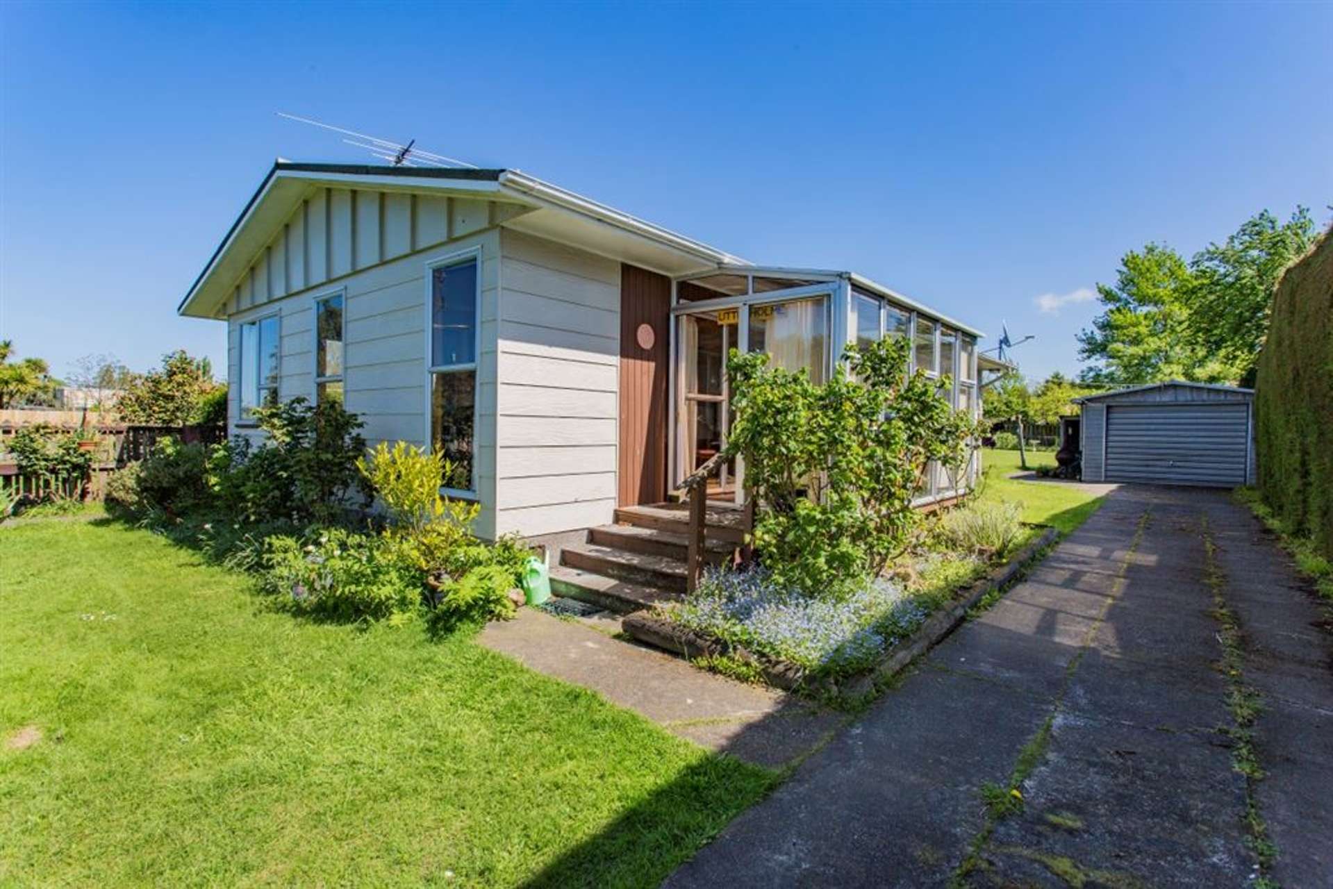 29 Kings Avenue Waikuku Beach_0