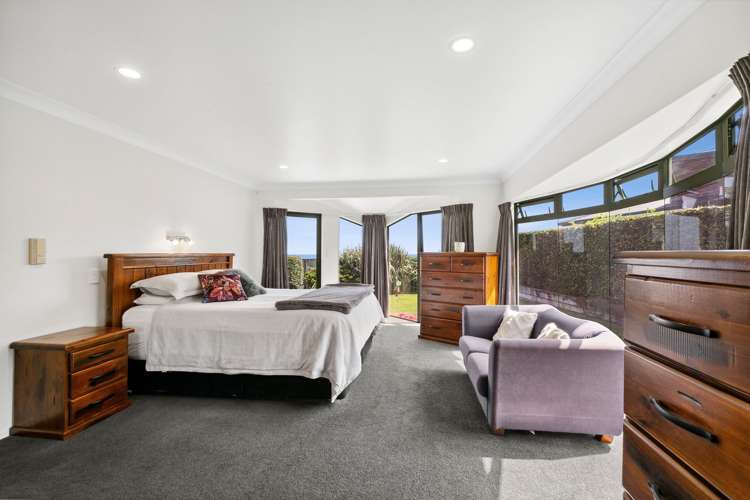 16a Burns Street Westown_11