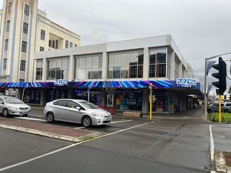 4 Broadway Avenue_0