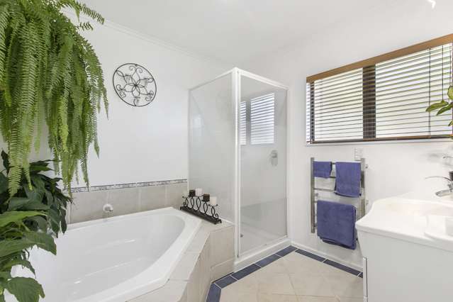 2/113 Stredwick Drive Torbay_3