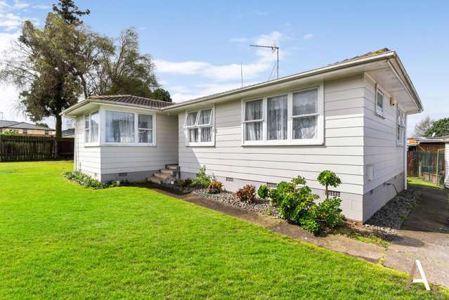 916m2 Site - House & Sleepout - URGENT SALE