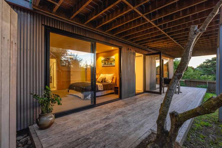 58 Victoria Road South Onetangi_27