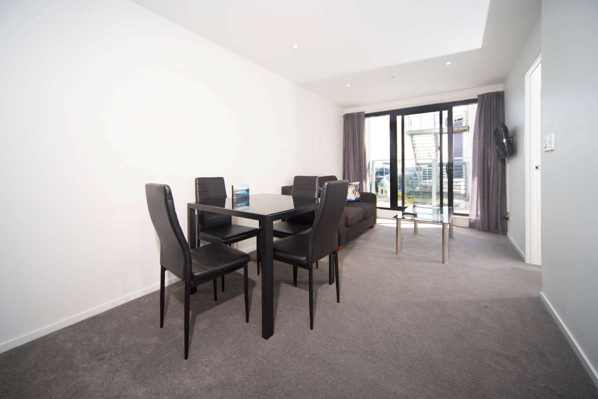 One bedroom & 1 flexi room in Queens Residence 4